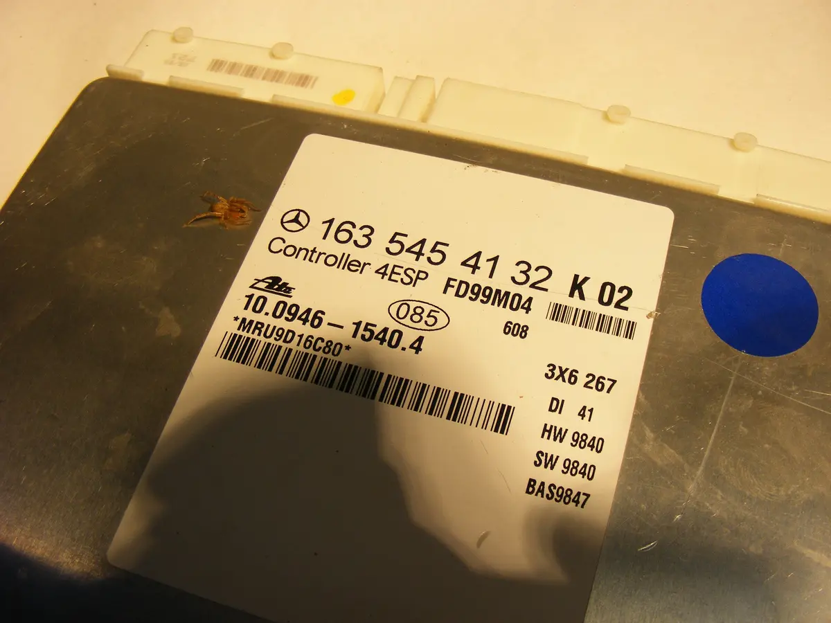 99 Mercedes 1635454132 Ml320 Abs Esp Bas Ecu Control Unit Module 2