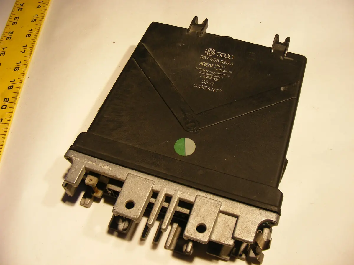 90 91 92 Vw Golf Jetta 2.0L Digifant 037906023A Ecu Ecm Computer 1