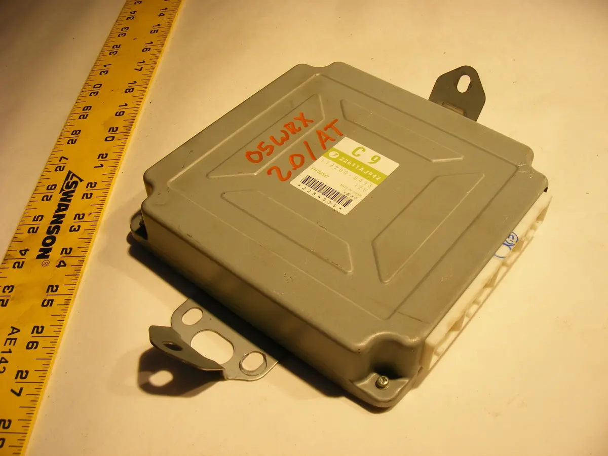 2005 05 Subaru Impreza 2.5L 112200-8493 22611Aj942 Auto Engine Control Module Ecu Ecm 1