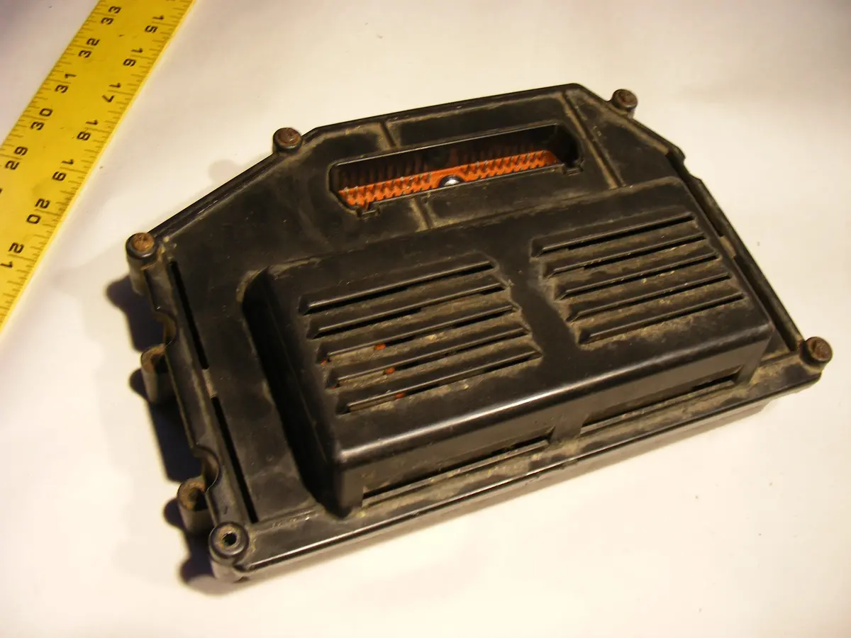 91-92 Jeep Wrangler Ecm Ecu Engine Computer 56005720 1