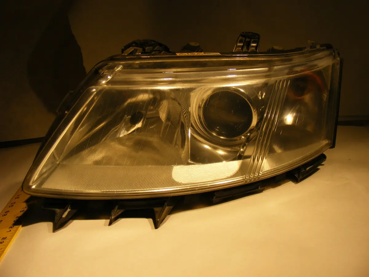 Saab Headlight Assembly Driver Side Hid Xenon Genuine Saab 12797392 12790592 008319501 With Control Module Bulb & Ballast 1