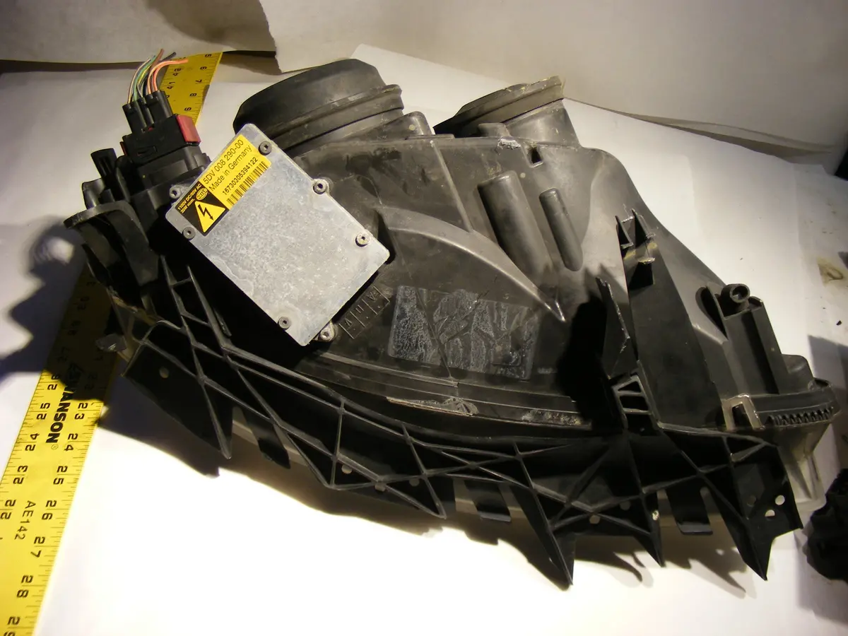 Saab Headlight Assembly Driver Side Hid Xenon Genuine Saab 12797392 12790592 008319501 With Control Module Bulb & Ballast 2