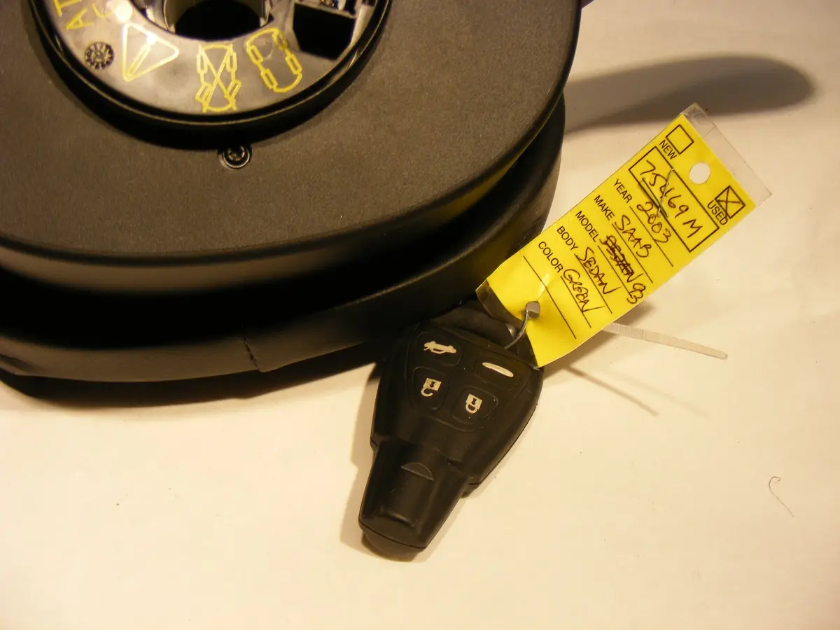 Saab 2003 03 9-3 Column Integration Module Cim Ignition Key, Clock Spring, Switches, 1 Key 12847563 / 12805196 1