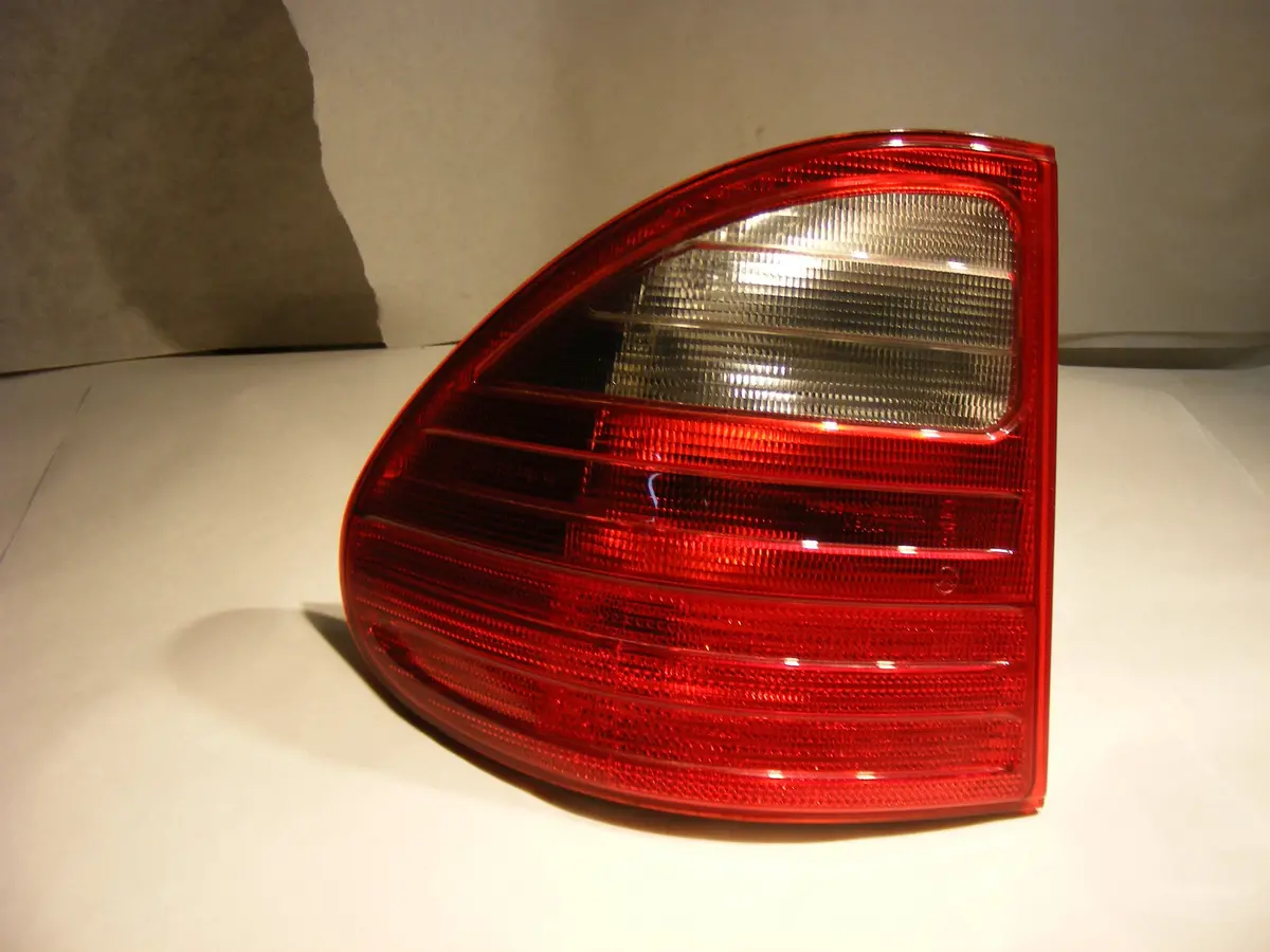 Mercedes W210 Wagon Left Side Tail Light 2108204964 E300 E320 E430 E55 1998-99 1