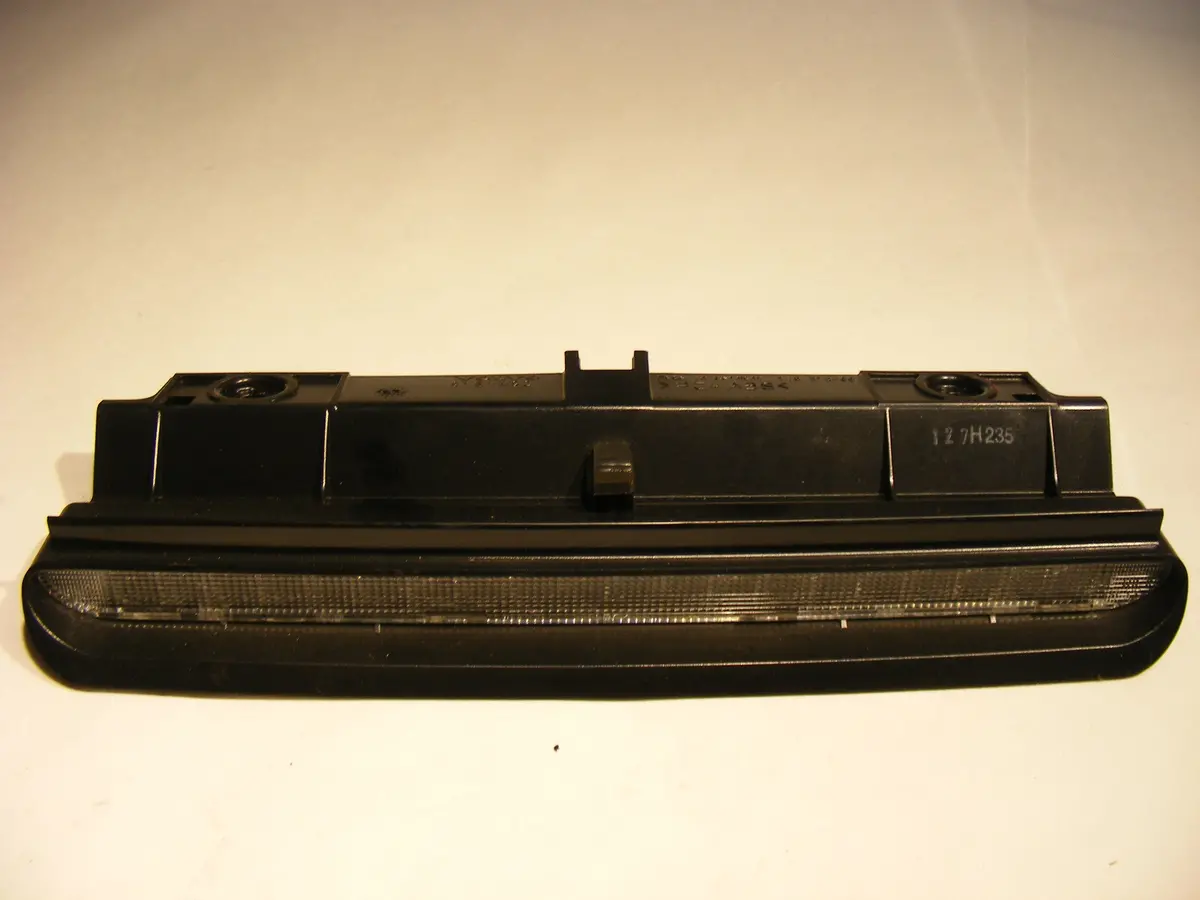 Volvo Wagon 9151490 V70 98 99 00 High Mount Led 3Rd Brake Light Oem 1