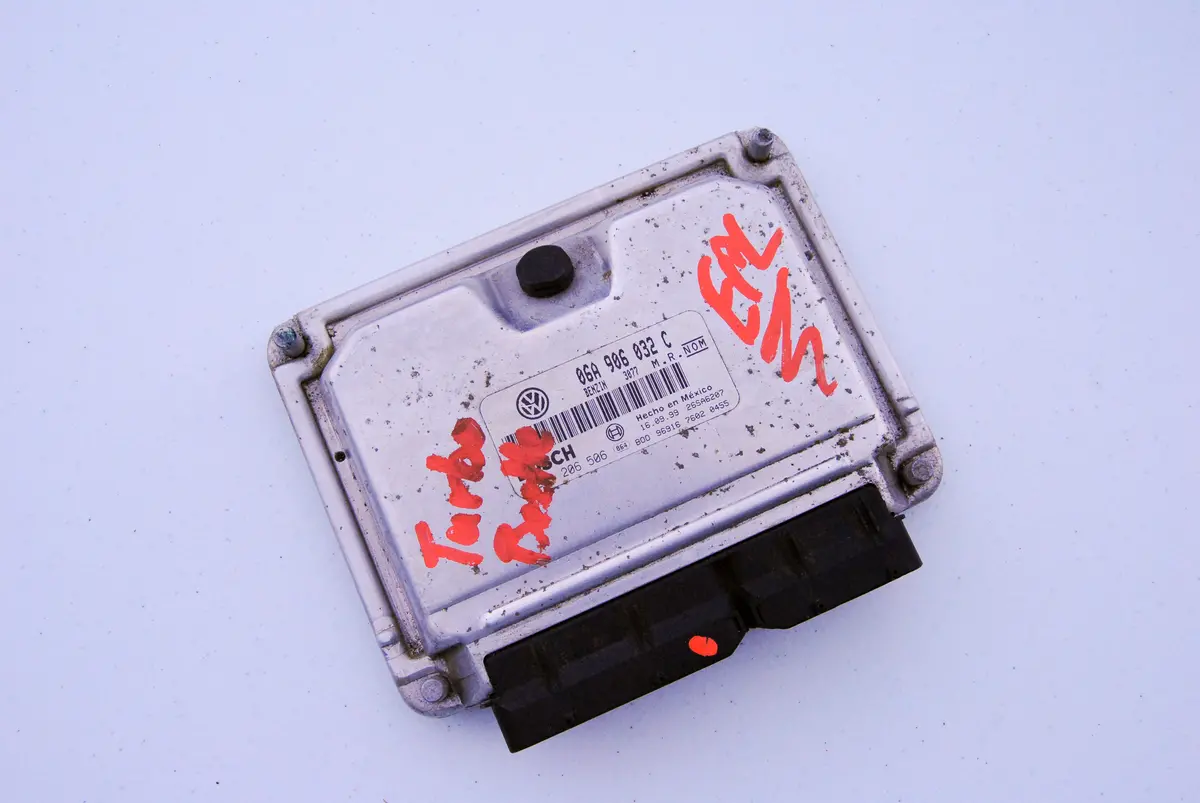 Vw Beetle 06A906032c 0261206506 00-01 Aph Ecu Ecm Bosch Engine Computer 1.8T Turbo 1