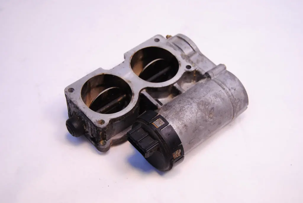 Saab 9000 Cde V6 Electronic Throttle Body Tsc 90490044 / 4392403 93 94 95 1