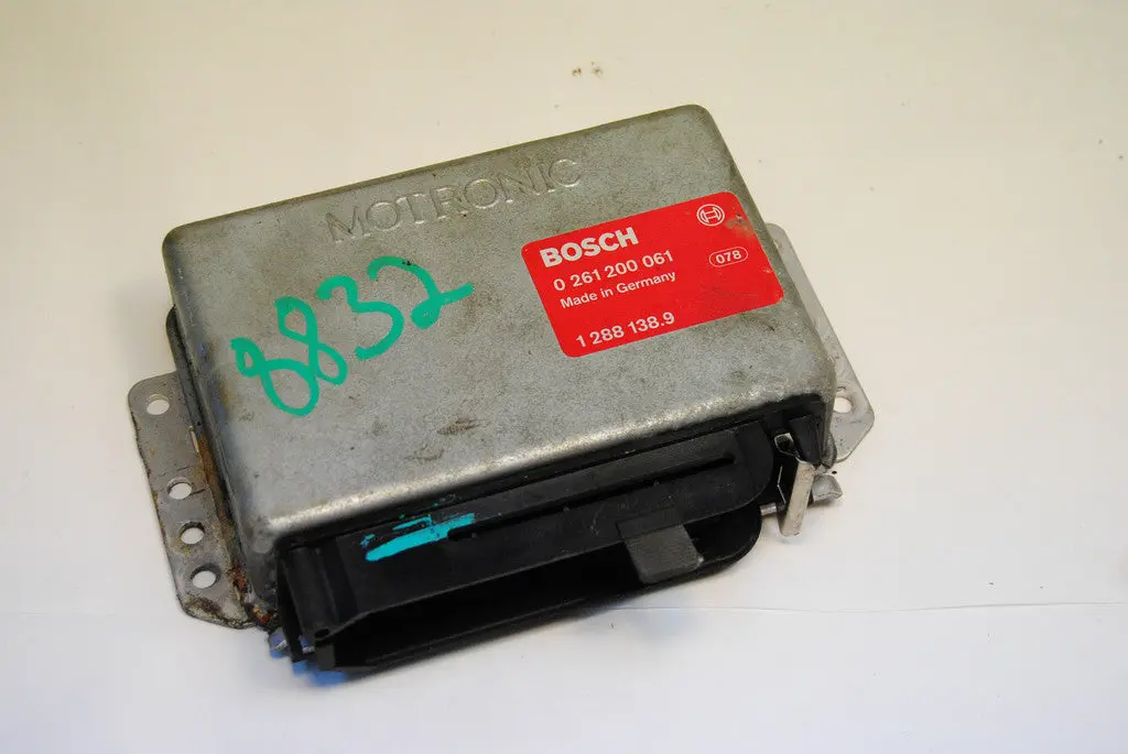 Bmw E23 735I E12 535I E24 635Csi Euro Bosch Dme Ecu Computer Motronic 0261200061 / 12881389 1