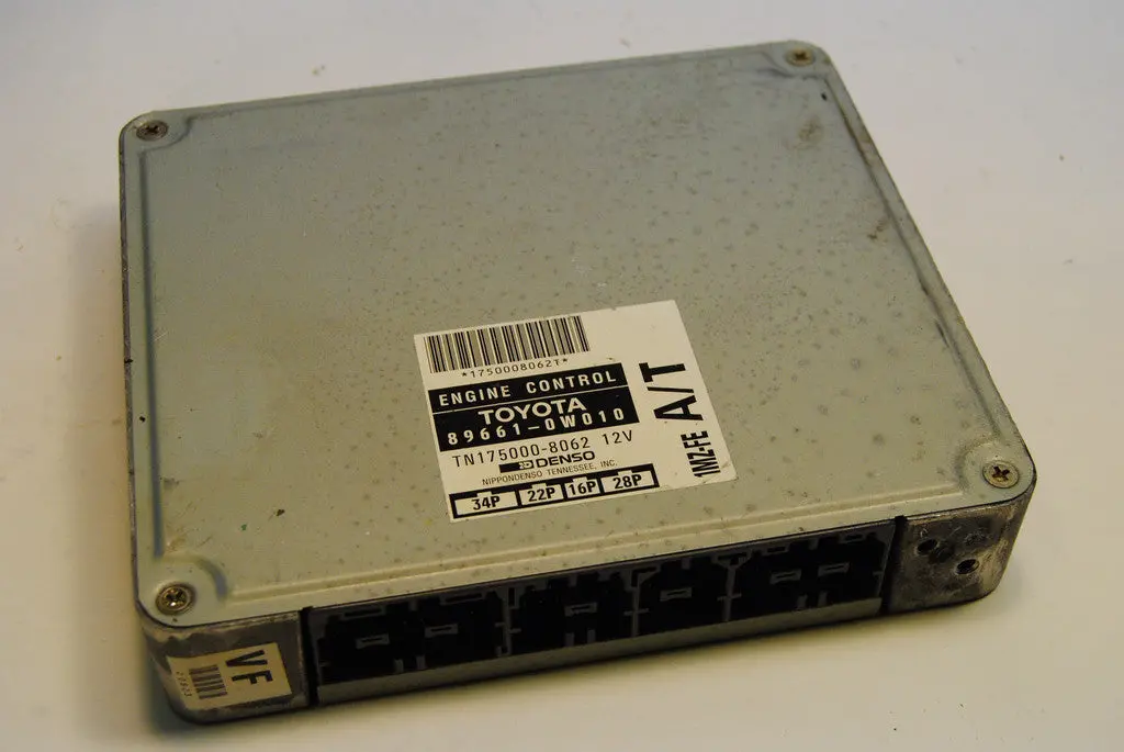 Lexus Es300 96 Engine Ecu Ecm Pcm Engine Control Computer 89661 0W010 Denso 1