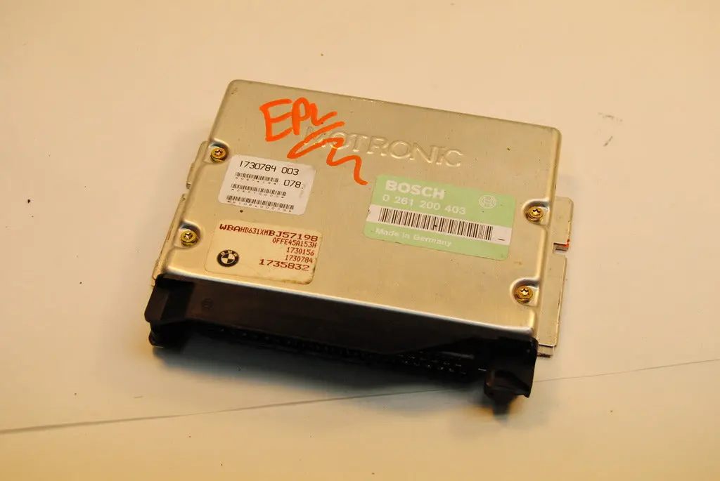 Bmw 91-92 525Is Dme Computer Ecu 0261200403 1730784 Bosch Motronic 1