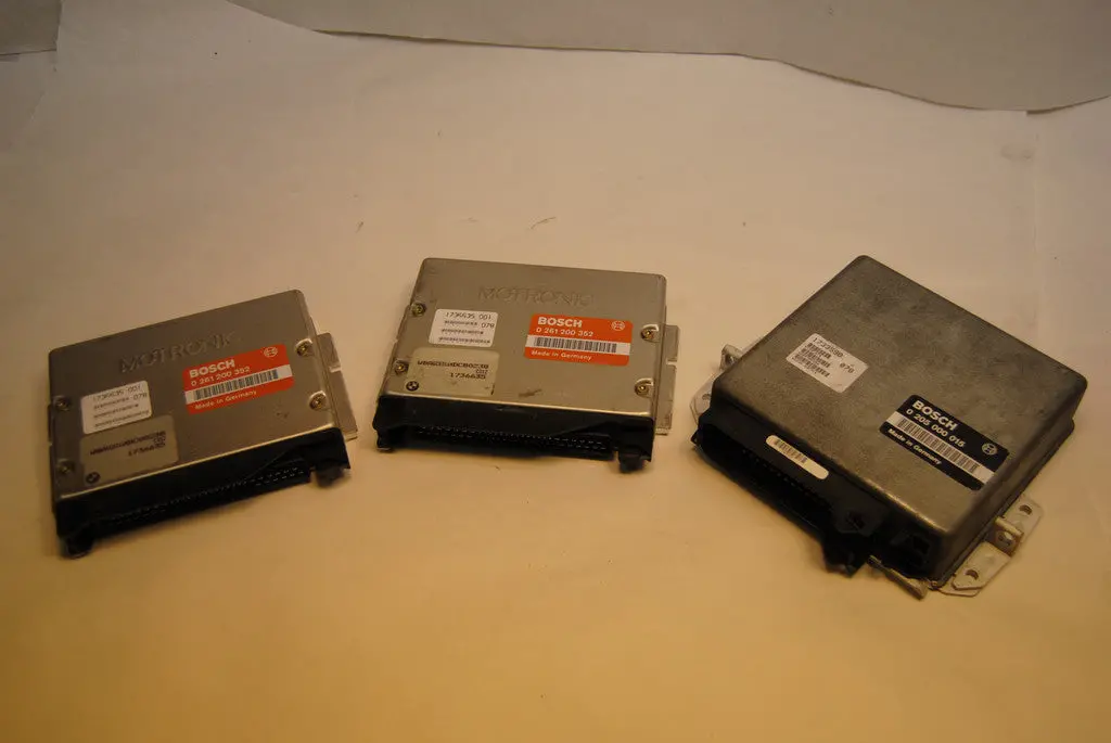 Bmw 750Il Ecu Ecm V12 Engine Computer Set Of 3 Dme 750 0261200352 / 0205000015 1