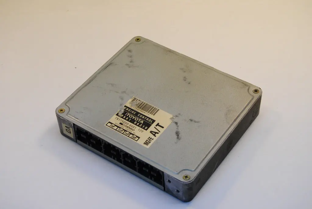 Lexus Es300 / Toyota Camry 95 1995 Engine Ecu Ecm Pcm Engine Control Computer 89661 06210 Denso 1