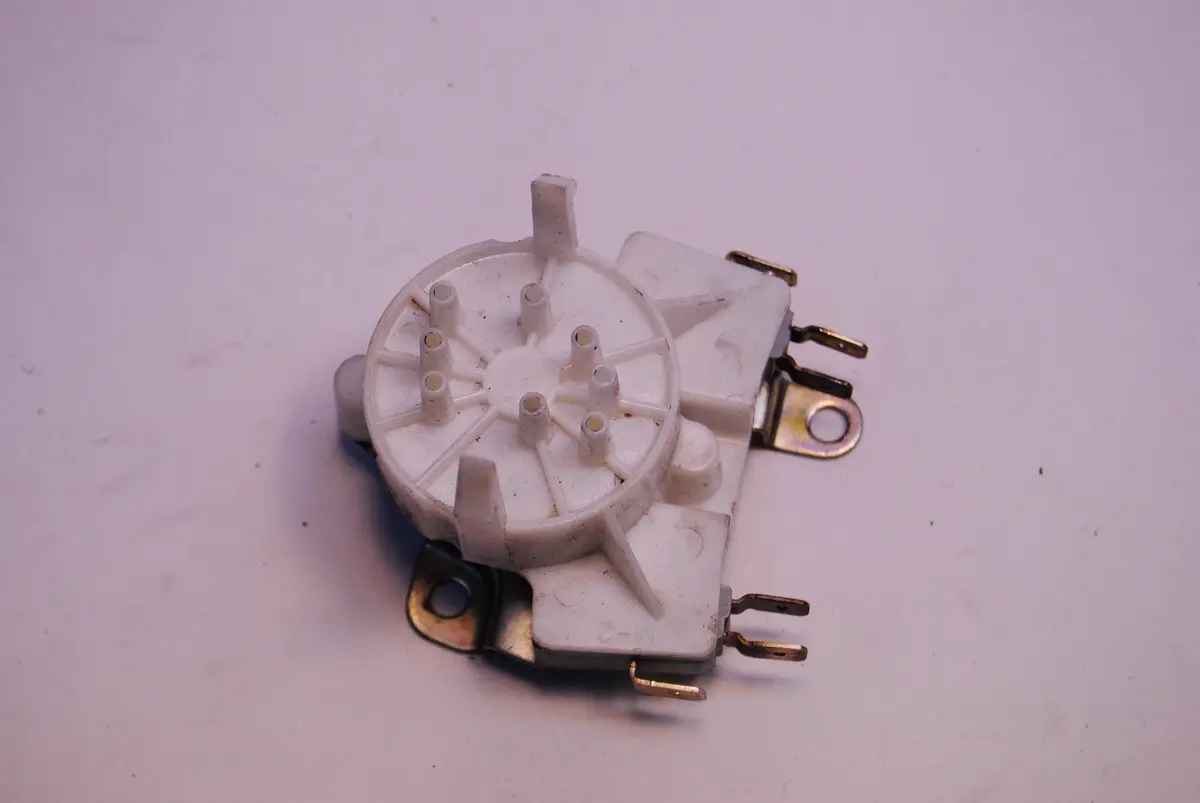 Saab Classic 900 Air Selector Vacuum Distribution Switch For Heater Climate Controls 9423039 4070454 79 80 81 82 83 84 85 86 87 88 89 90 91 92 93 94 1