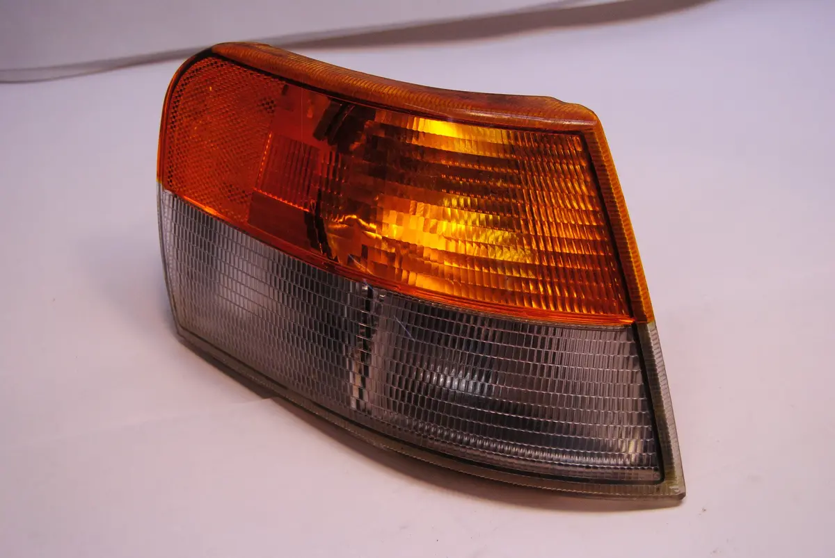 Saab 9000 Rh Turbo Cd Cde Turn Signal Parking Light Rh Rare 88 89 90 91 92 93 94 1