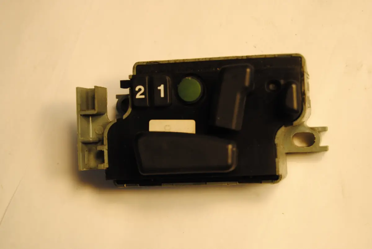 Mercedes W126 560Sel 560Sec 420Sel 300Se Right Front Passenger Power Seat Switch 0038202810 / 03832880 1