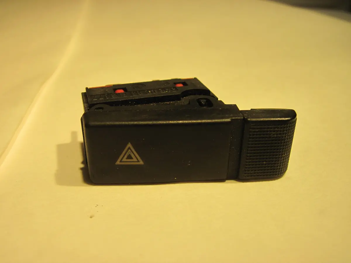Vw Quantum Audi 4000 / Coupe Quattro Hazard Light Switch 8579415 09B / 857941509B 1