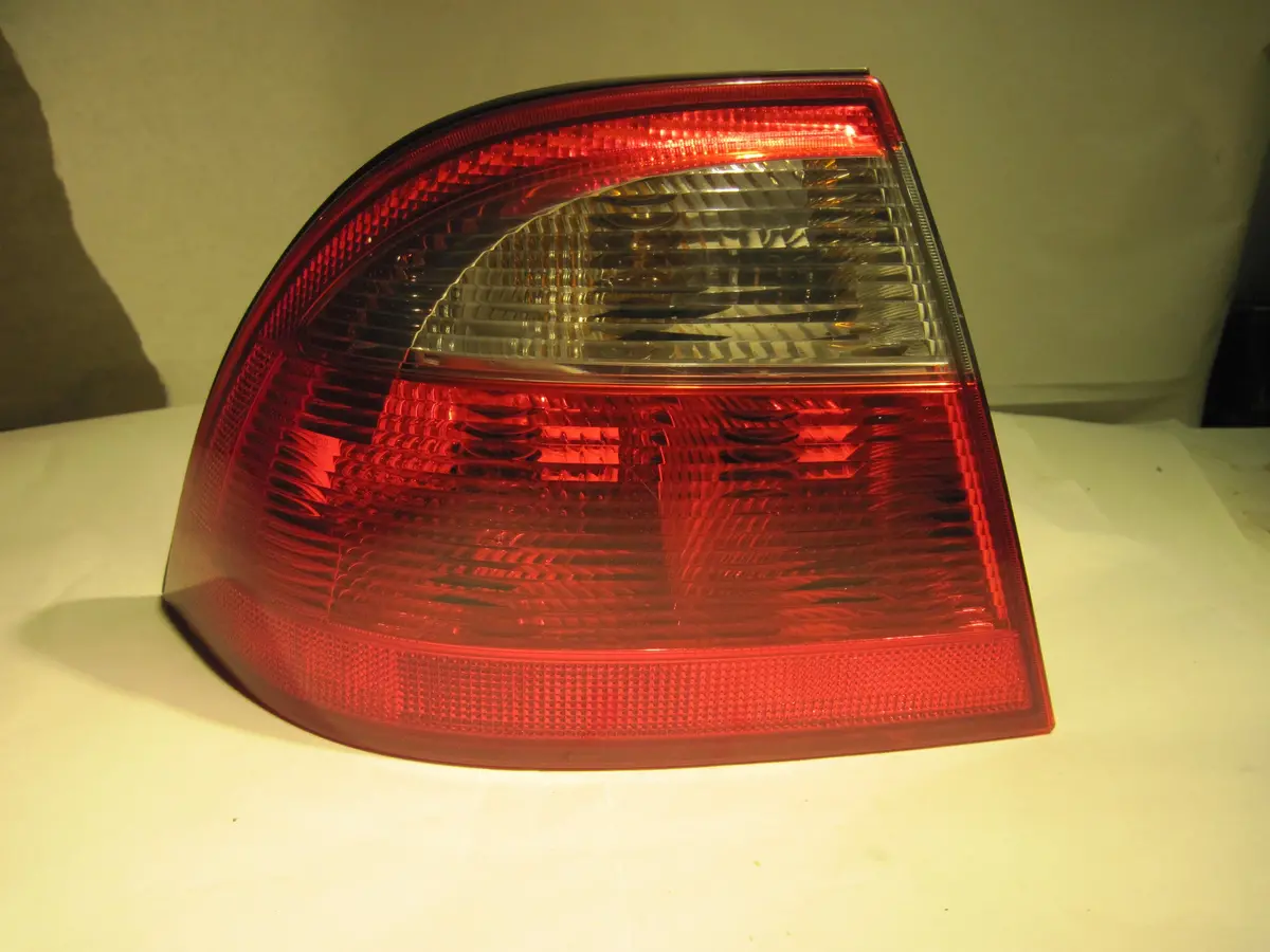 Saab 9-5 Sedan Tail Light Brake Lamp 5142195 Lh Driver Side Outer 02 03 04 05 1
