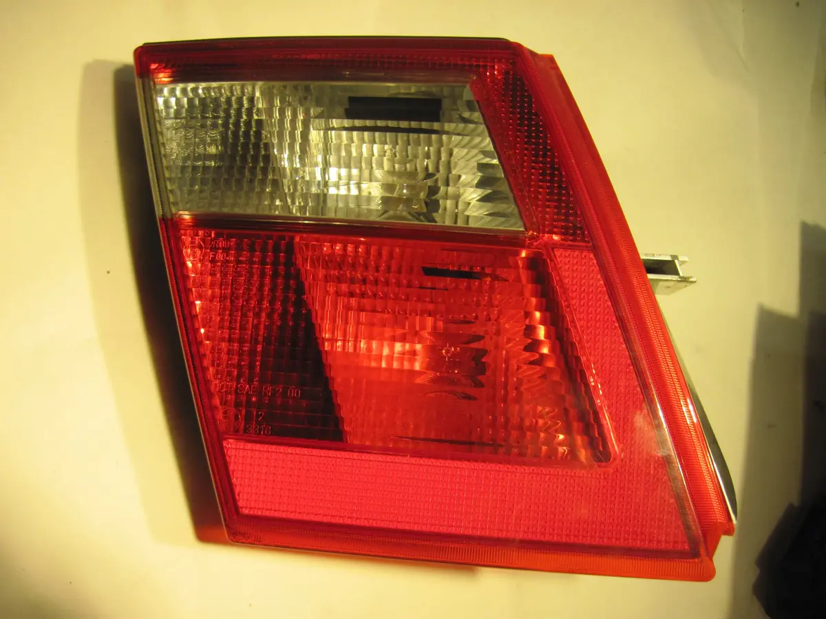 Saab 9-5 Sedan Tail Light Brake Lamp 5404603 Lh Driver Side Inner 02 03 04 05 1