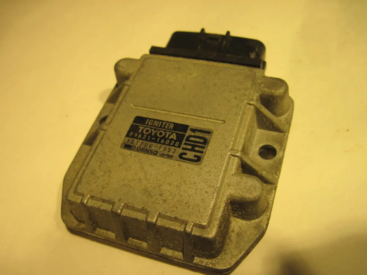 Toyota Igniter 89621-16020 131300-1952 Denso Oem Toyota Camry 4Runner Tacoma Celica Corolla Previa Ignition Control Module Igniter 1