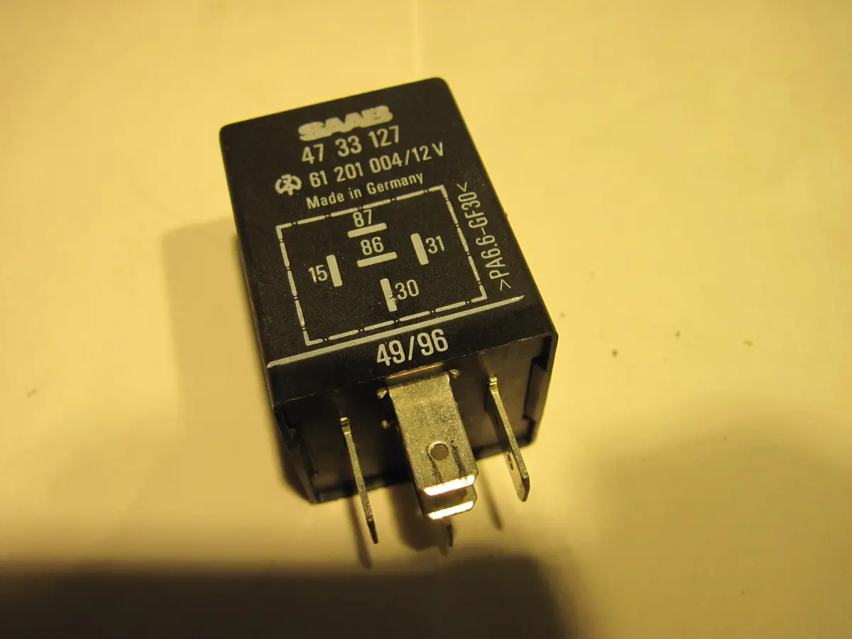 Saab 9000 Cs Cse Aero Classic Rear Fog Light Relay 4733127 / 61201004 1