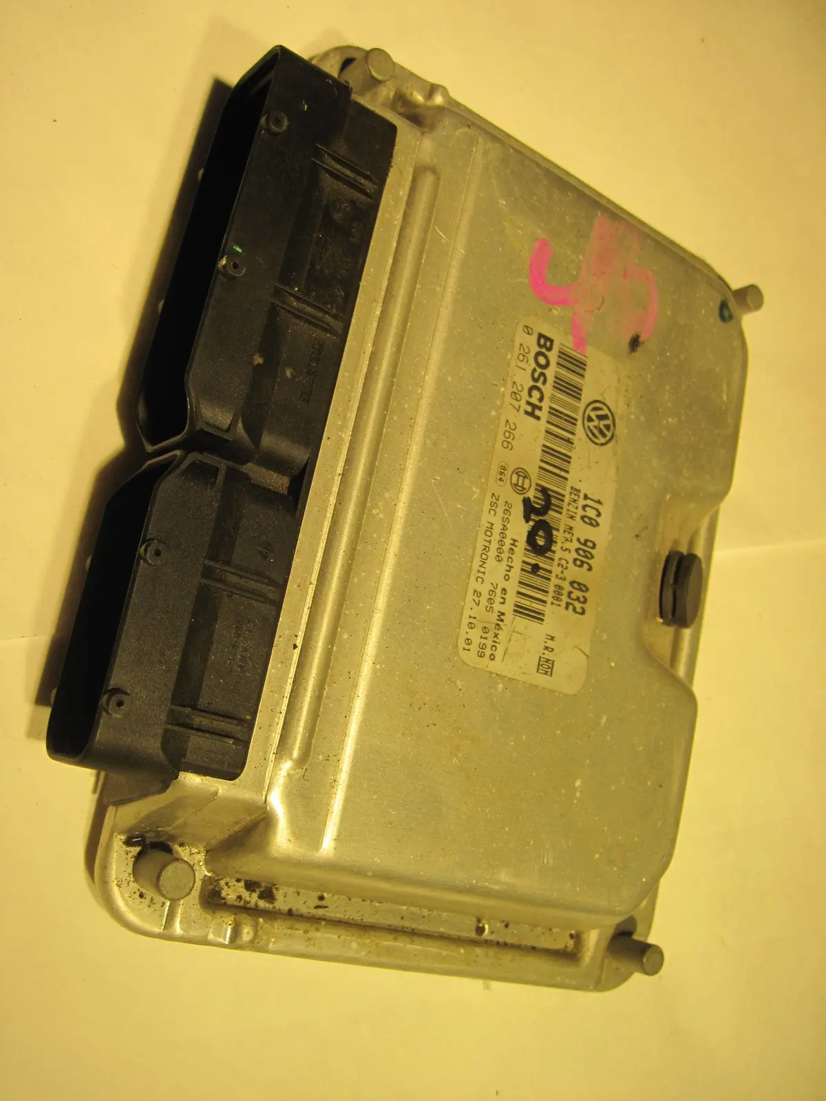 02 Vw Volkswagen Beetle 6 Speed M/T Engine Computer Ecu Ecm 1C0 906 032 / 0 261 207 266 Oem 1