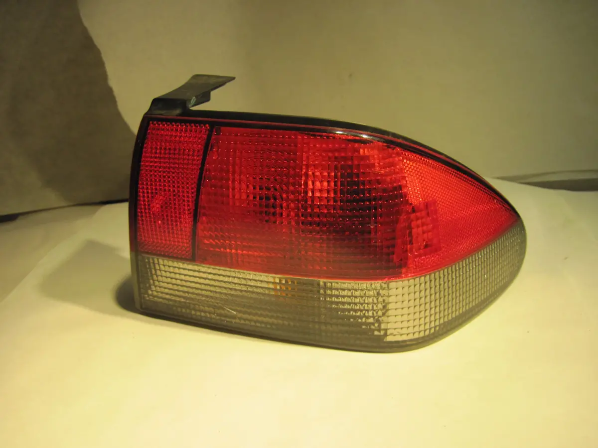 Saab 900 Convertible Tail Light Brake Light 4480828 4468369 Rh Passenger Side 95 96 97 98 1