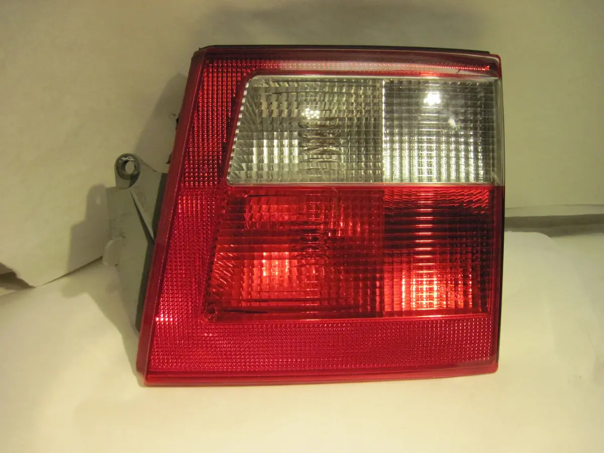 Saab 9-5 Wagon 5-Door Tail Light Brake Lamp 5404652 Rh Passenger Side Inner 02 03 04 05 1