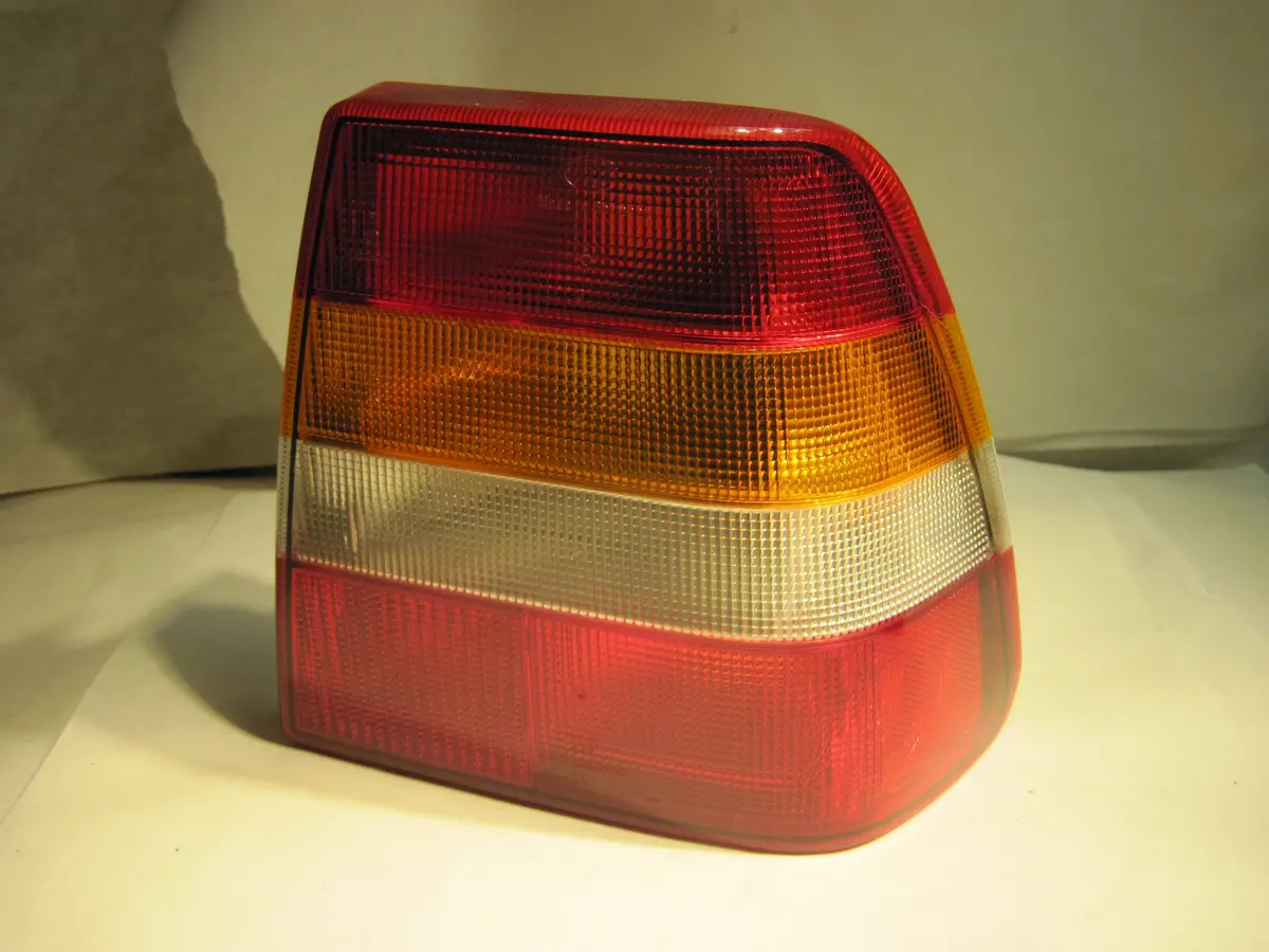 Saab 9000 Tail Light Lamp Rh Passenger Side 4 Door Cd Cde 9522467 90 91 92 93 94 (Trunk Models Only) Untinted 1