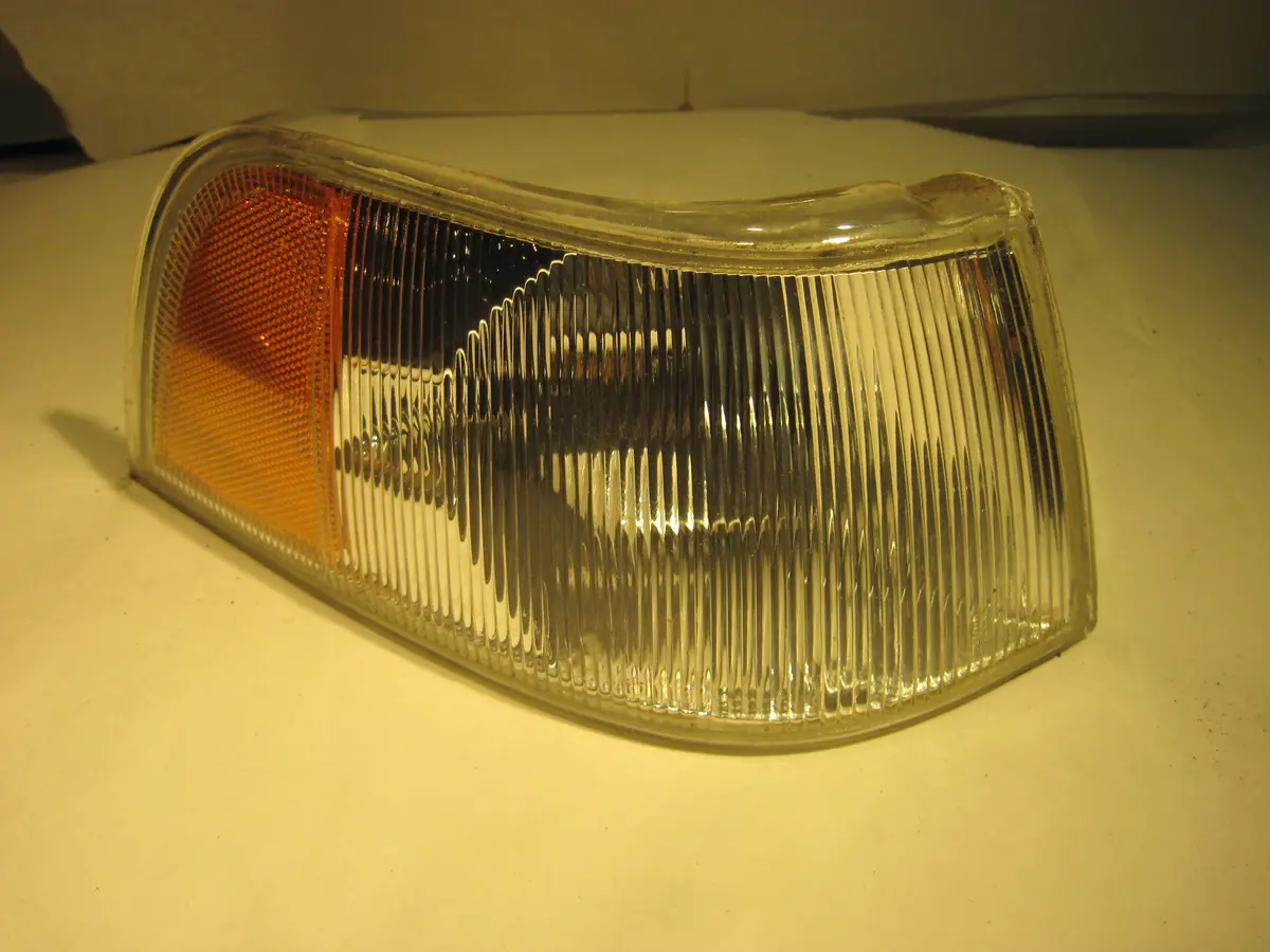Volvo 960 S90 V90 Turn Signal Light Lamp Front Right Passenger Side 1