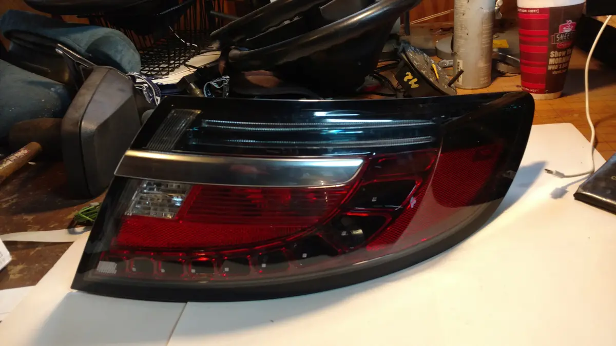 2010 2011 Saab Ng 9-5 Tail Light Assembly Passengerside - Genuine Saab 12776358 1