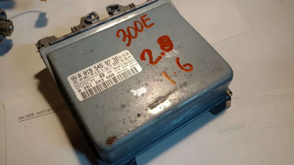 1993 Mercedes W124 300E 2.8 Engine Control Unit Ecu 0195459732 0261203688 1
