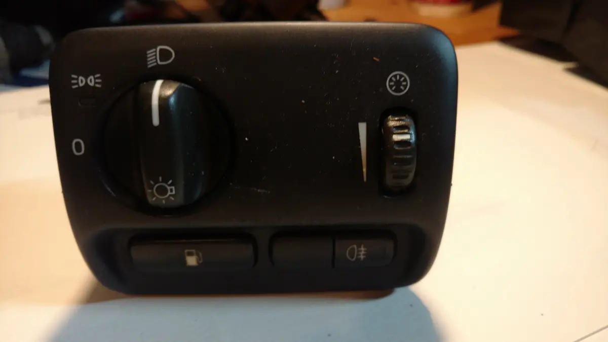 2004 2005 2006 Volvo S80 Oem Headlight Head Light Switch Button 8691746 Oem 1