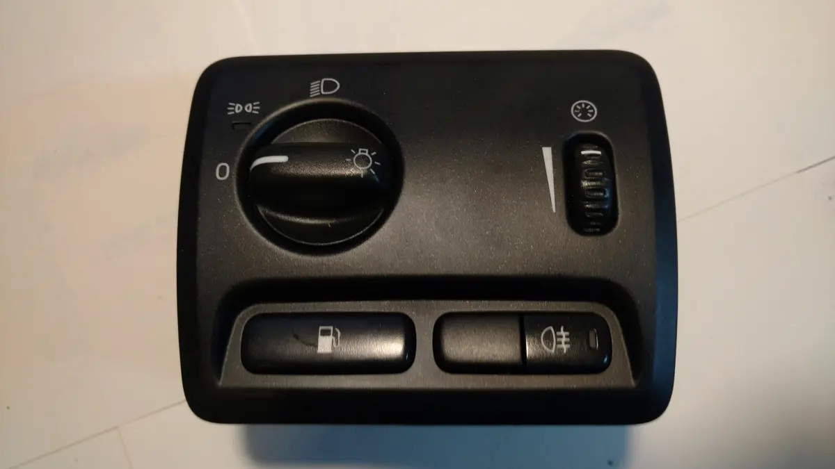 04 05 06 Volvo S60 Headlight Switch Dimmer Control Gas Door Button Oem 8691752 1