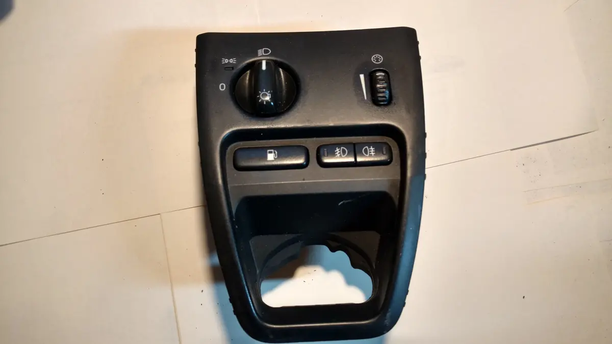 Headlight Fog Light Fuel Door Release Switch 04-05-06 Volvo Xc90 8697221 1