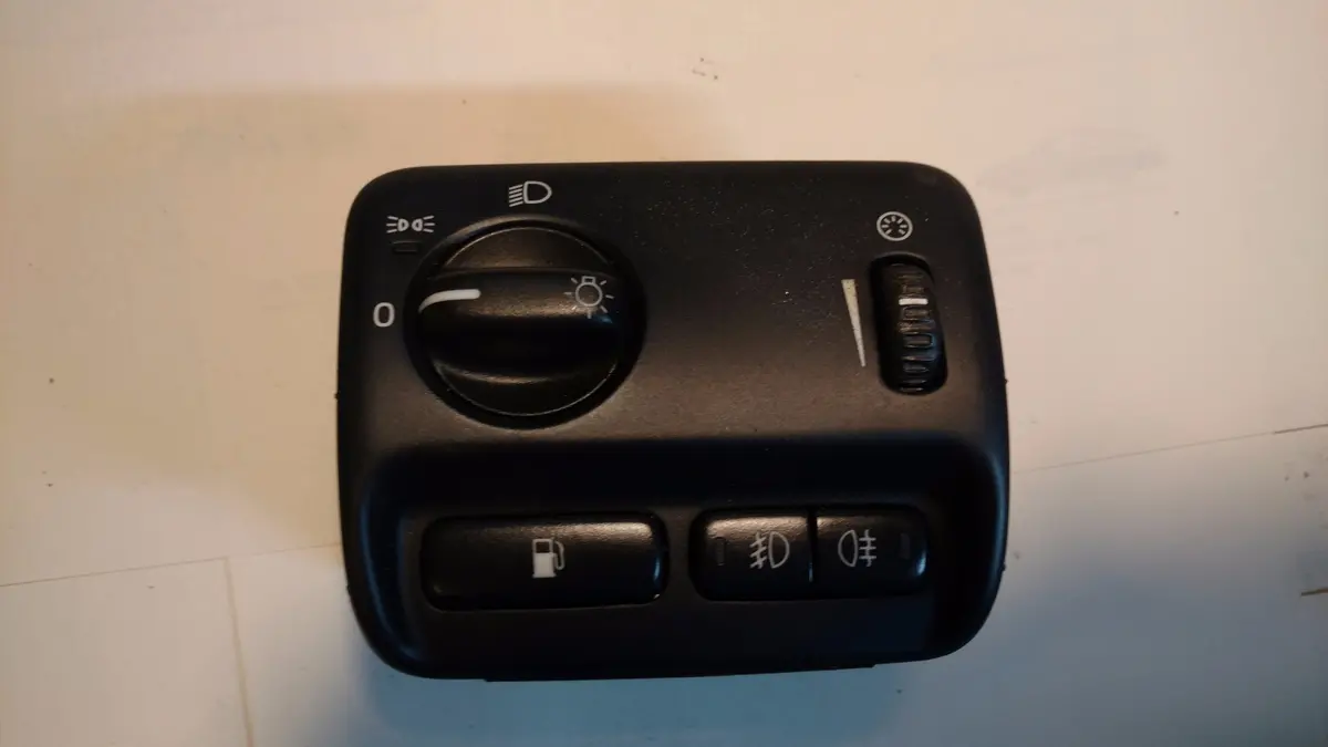 Copy Of 2004 2005 2006 Volvo S80 Oem Headlight Head Light Switch Button 8691747 Oem 1