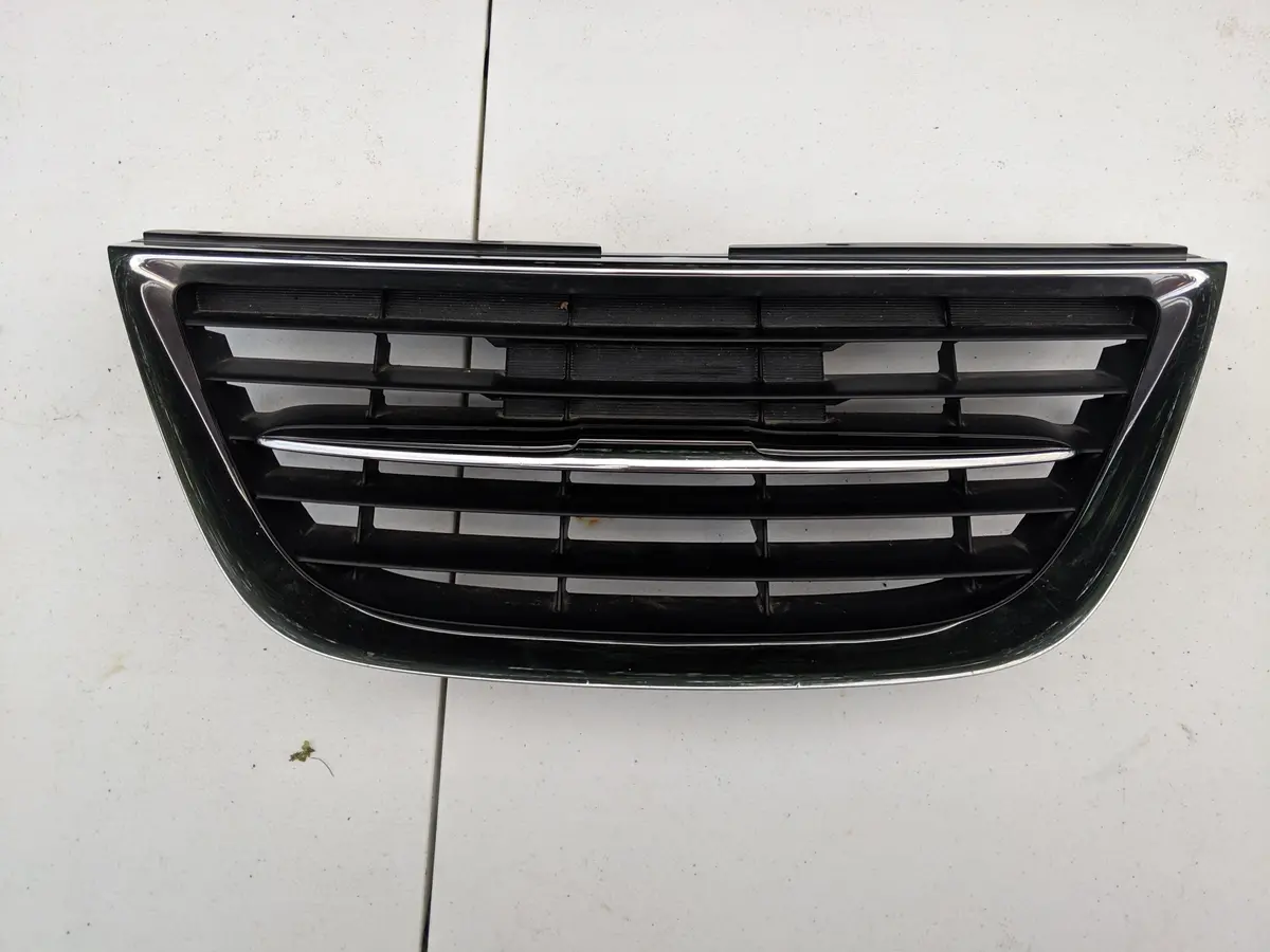 2005-2006 Saab 9-2X Center Grille 32009170 Grill Assembly 1