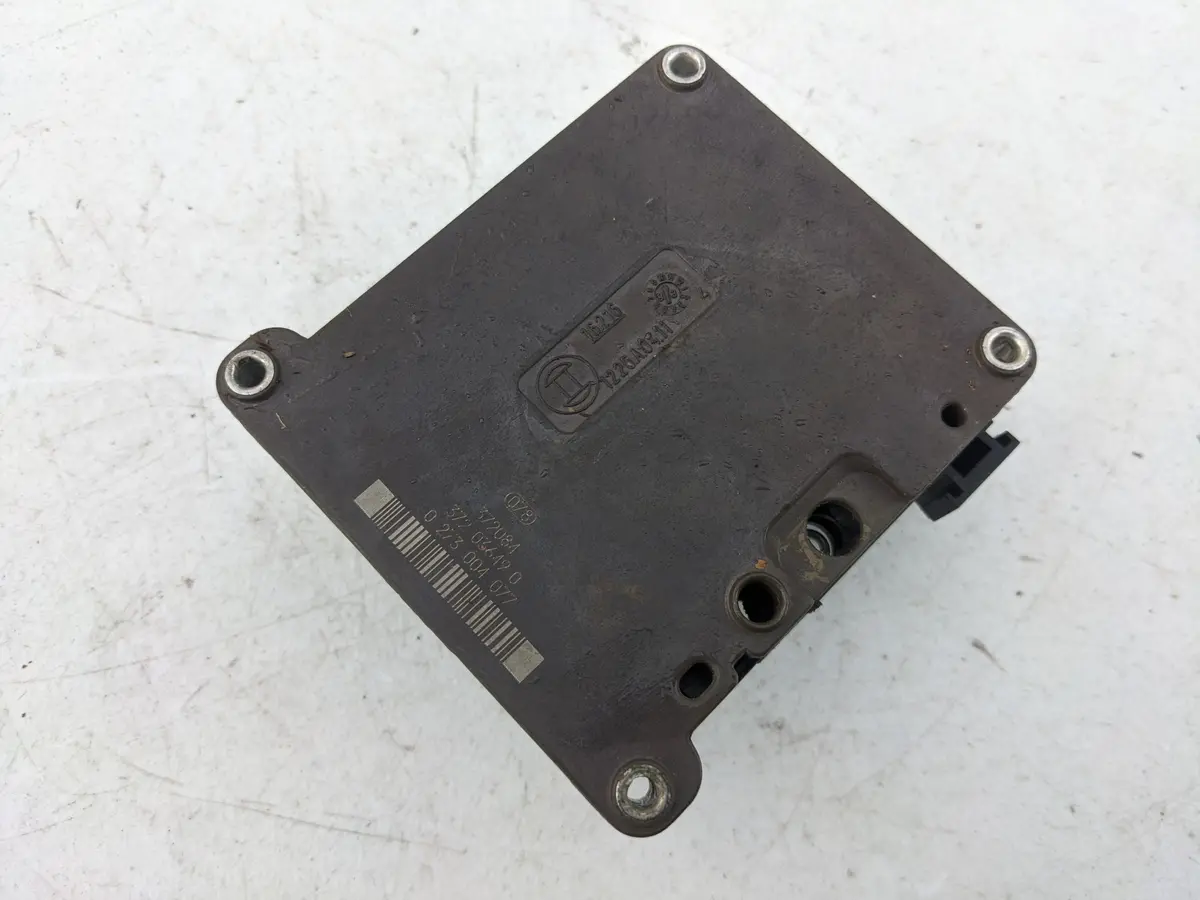 Saab 900 94 95 Bosch Anti Lock Brake Abs Electronic Control Unit 0273004077 4543849 Ecm Ecu 2