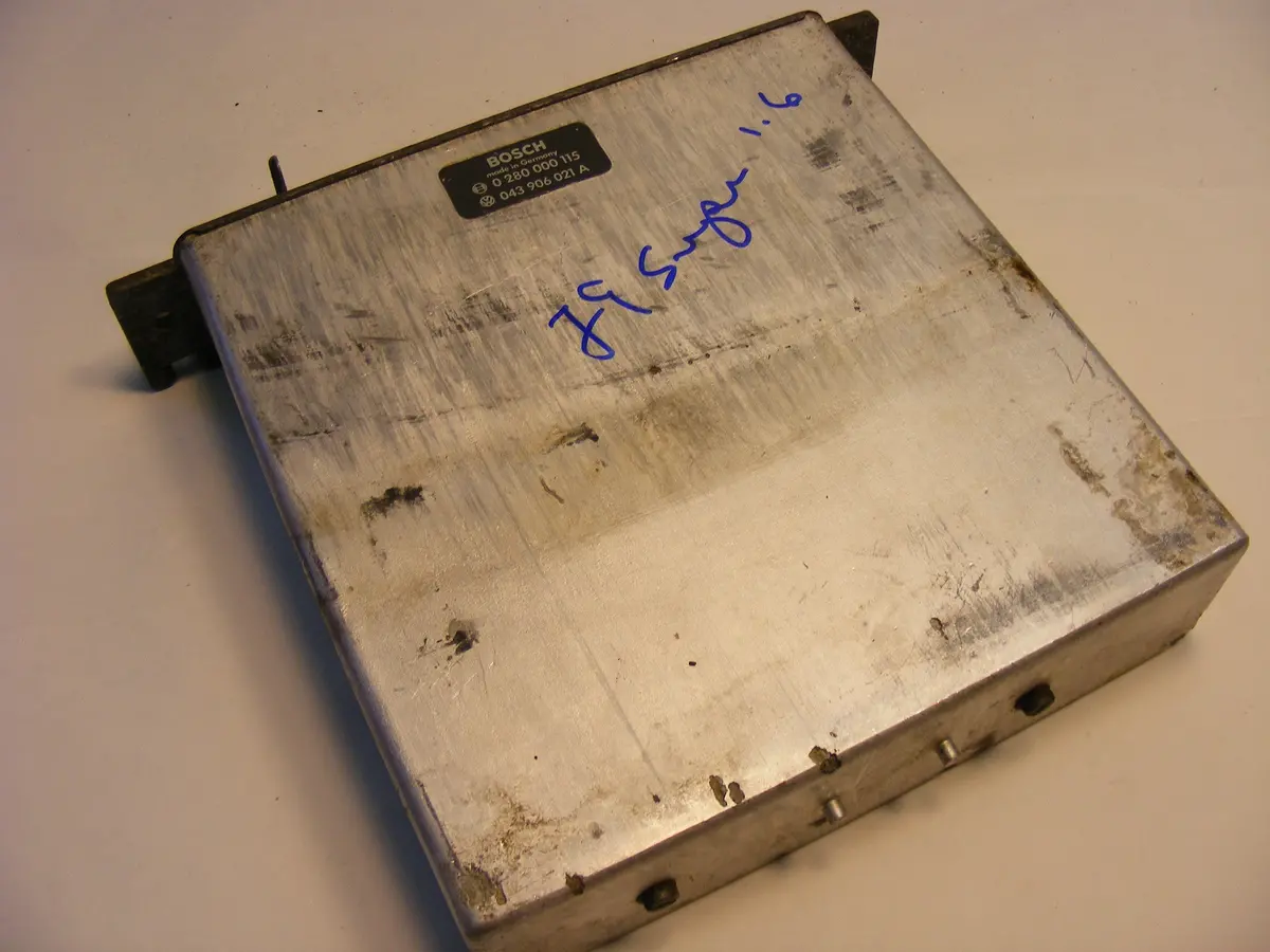 Vw Volkswagen Bug Super Beetle Ecu Computer 75-79 043906021A 0280000115 1