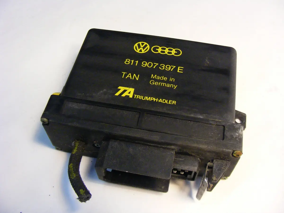 Vw Golf Scirocco Ignition Knock Sensor Controler Ecu Ecm 811 907 397E 1