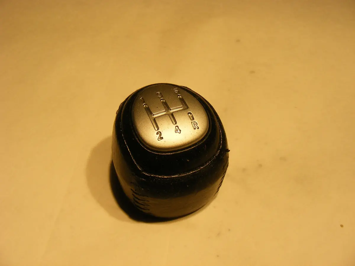 Saab 9-3 03 04 05 06 Leather Wrapped Shift Knob - 5 Speed Genuine Saab 55353898 55353568 55558080 55566206 1