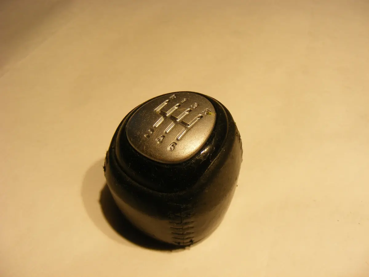 Saab 9-3 03 04 05 06 Leather Wrapped Shift Knob - 6 Speed Genuine Saab 55353898 55557014 55567139 55566207 55353570 1