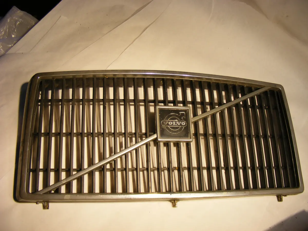 Volvo 240 Old Style Chrome Grille Grill 79 80 81 82 83 84 85 Oem Volvo 1