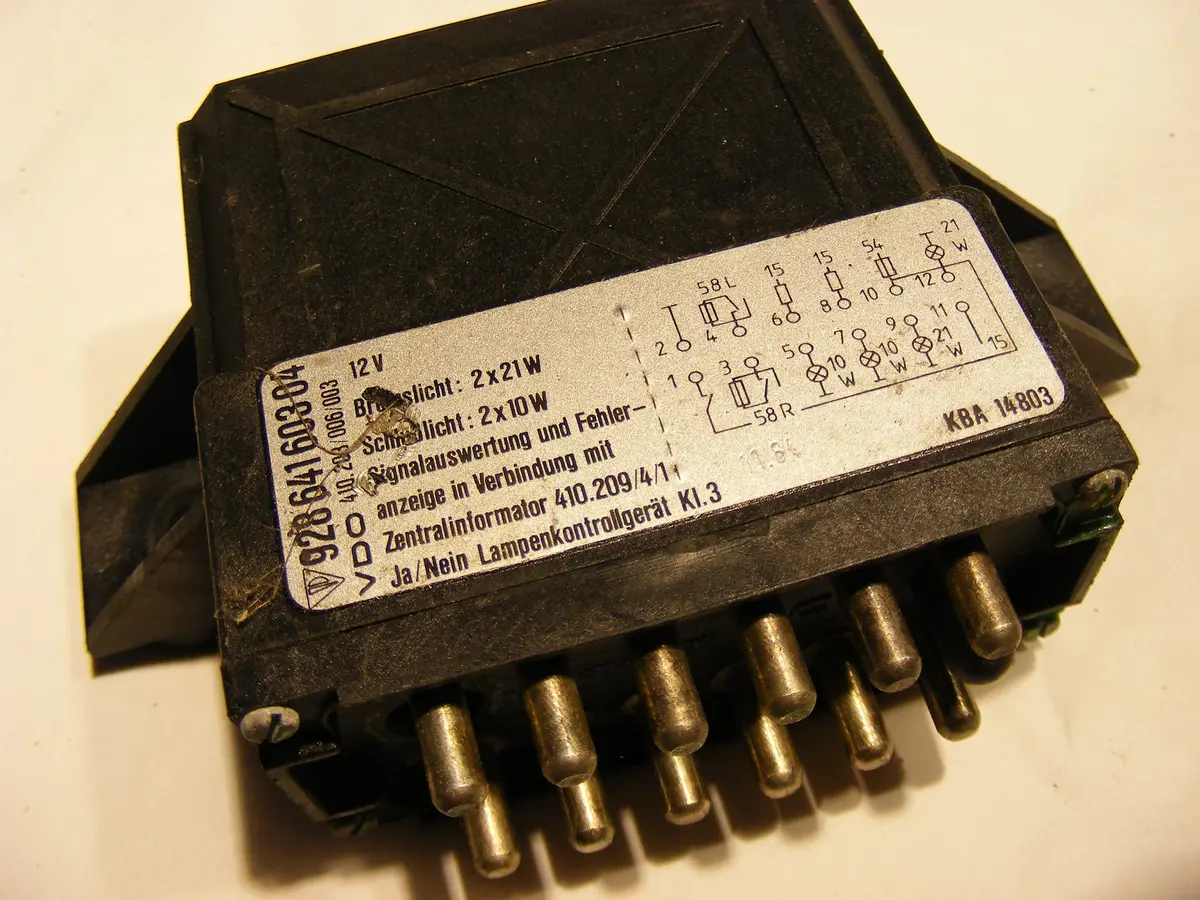 Porsche 928 Lamp Bulb Control Module 92864160304 1