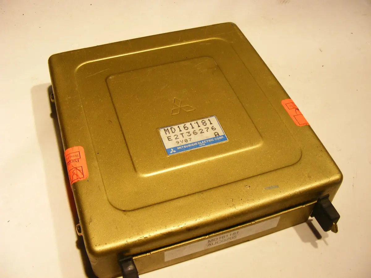 90 91 92 Mitsubishi Galant Ecu Ecm Computer Md161181 2.0 Sohc 1