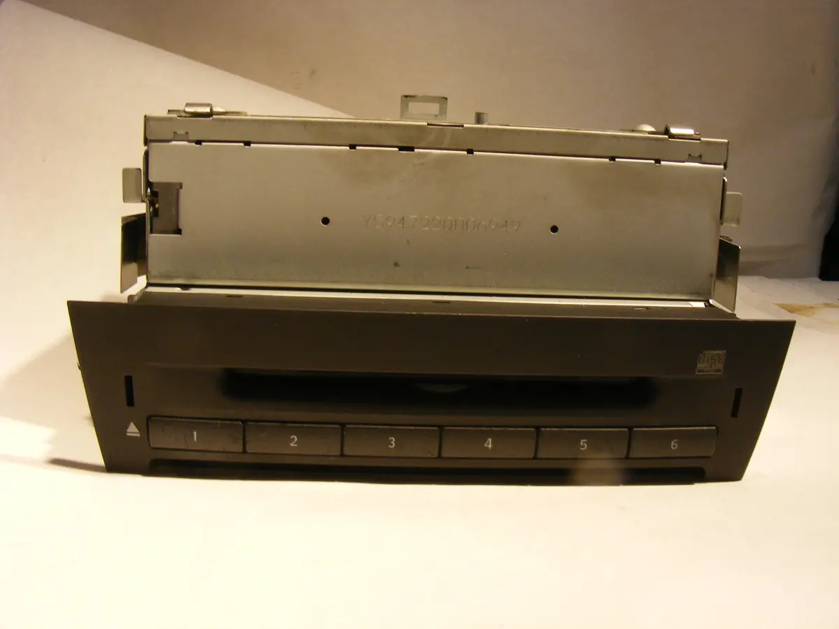 Saab 9-3 Sport Sedan / Wagon Genuine Oem Dash Mounted 6 Disc Cd Changer 12799472 03 04 05 06 1