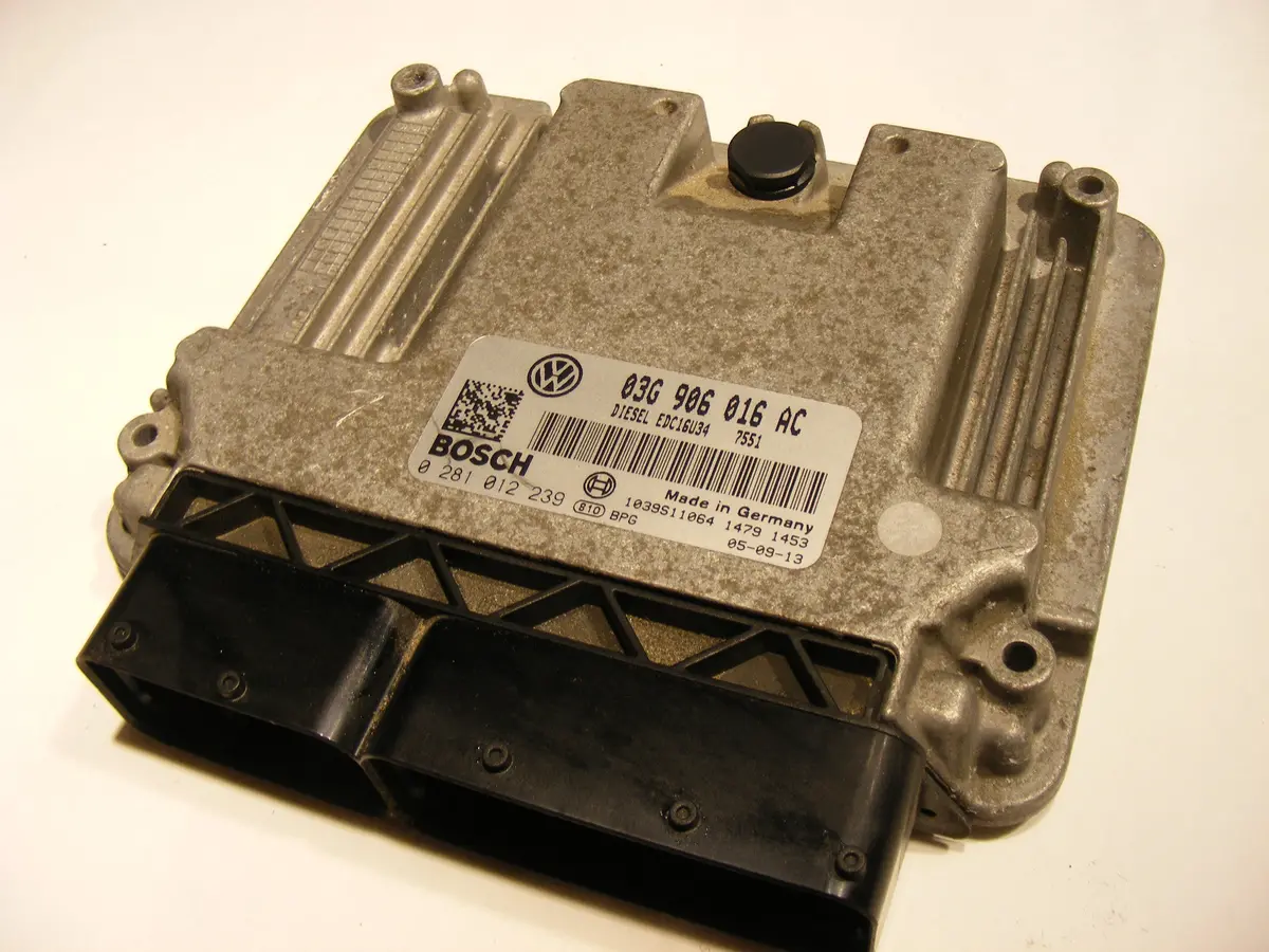 Passat Jetta Golf Ecu Ecm Bosch Tdi Diesel 03G906016ac 0281012239 Engine Computer 05 06 07 1