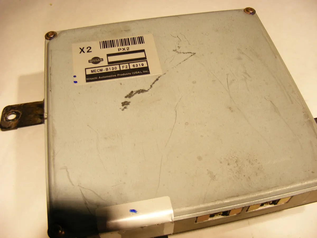 1996 96 Nissan Pickup Truck Ecm Ecu Engine Computer 5Spd 4Cyl 4Wd Mecm-B130  X2 1