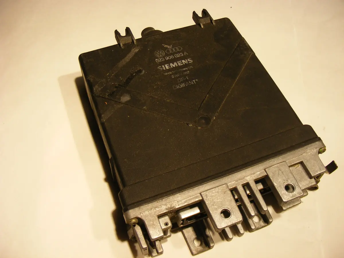 93 1993 Vw Eurovan 2.5L California Engine Computer Ecu Ecm 023 906 023A 1