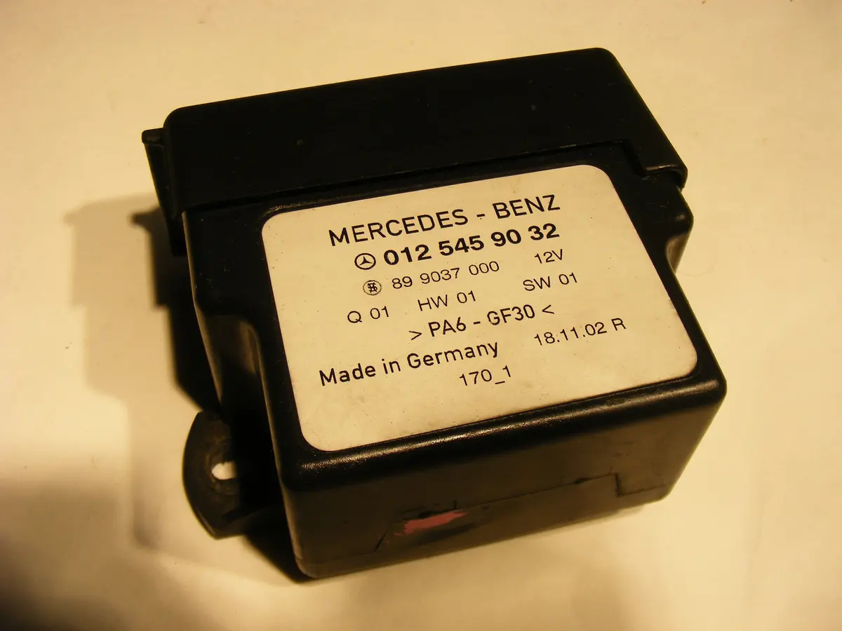 Mercedes 0125459032 W140 W126 350Sd 300Sd 350Sdl S350 Diesel Glow Plug Relay 1