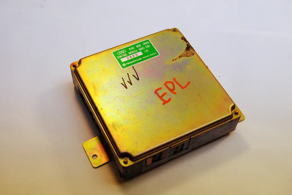 Audi 100 90 A6 A4 2.8 V6  Ecu Ecm Engine Control Computer Hitachi 8A0906266a 92 93 94 95 1